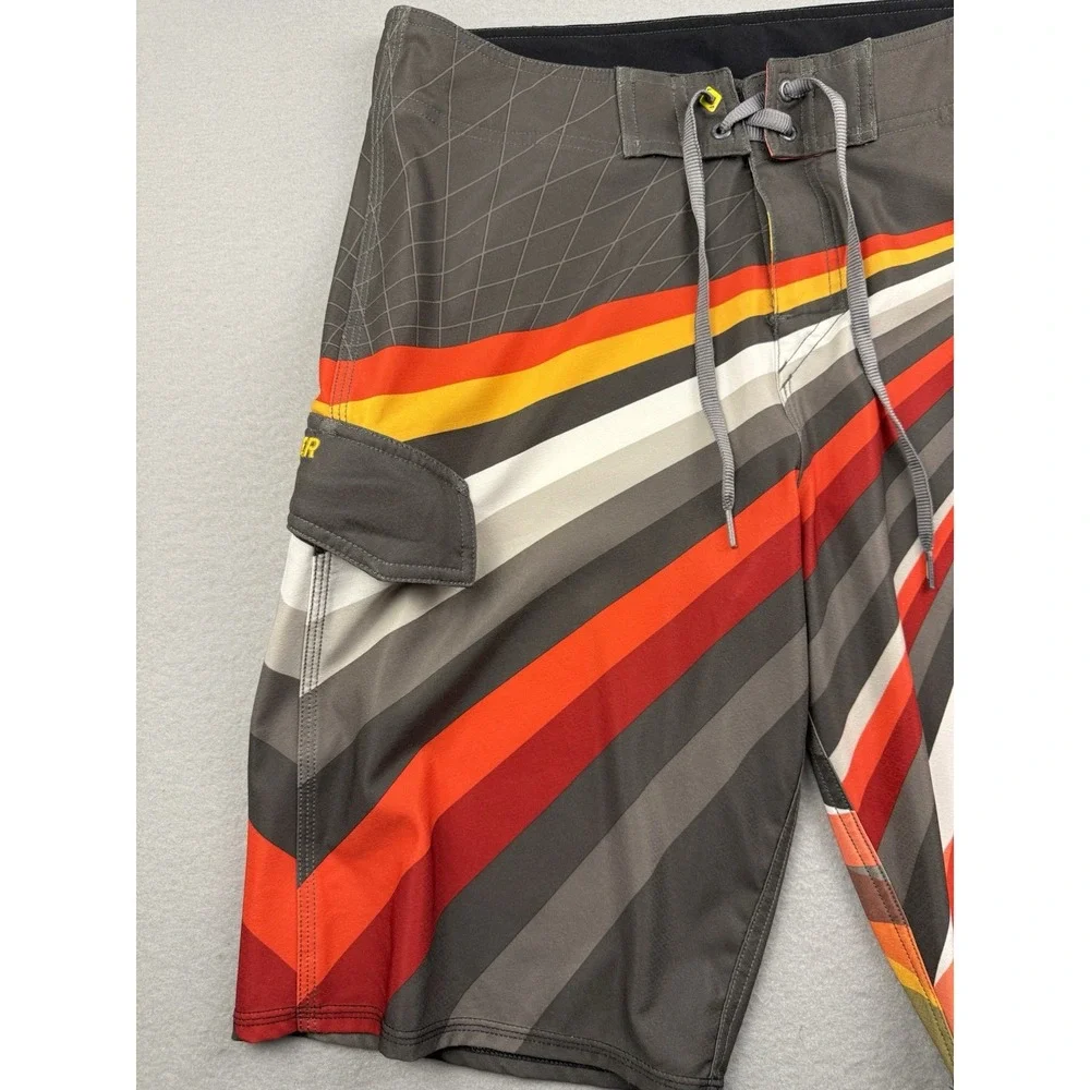 Y2K QuikSilver Board Shorts Men's Size 32 Multicolor Stripes